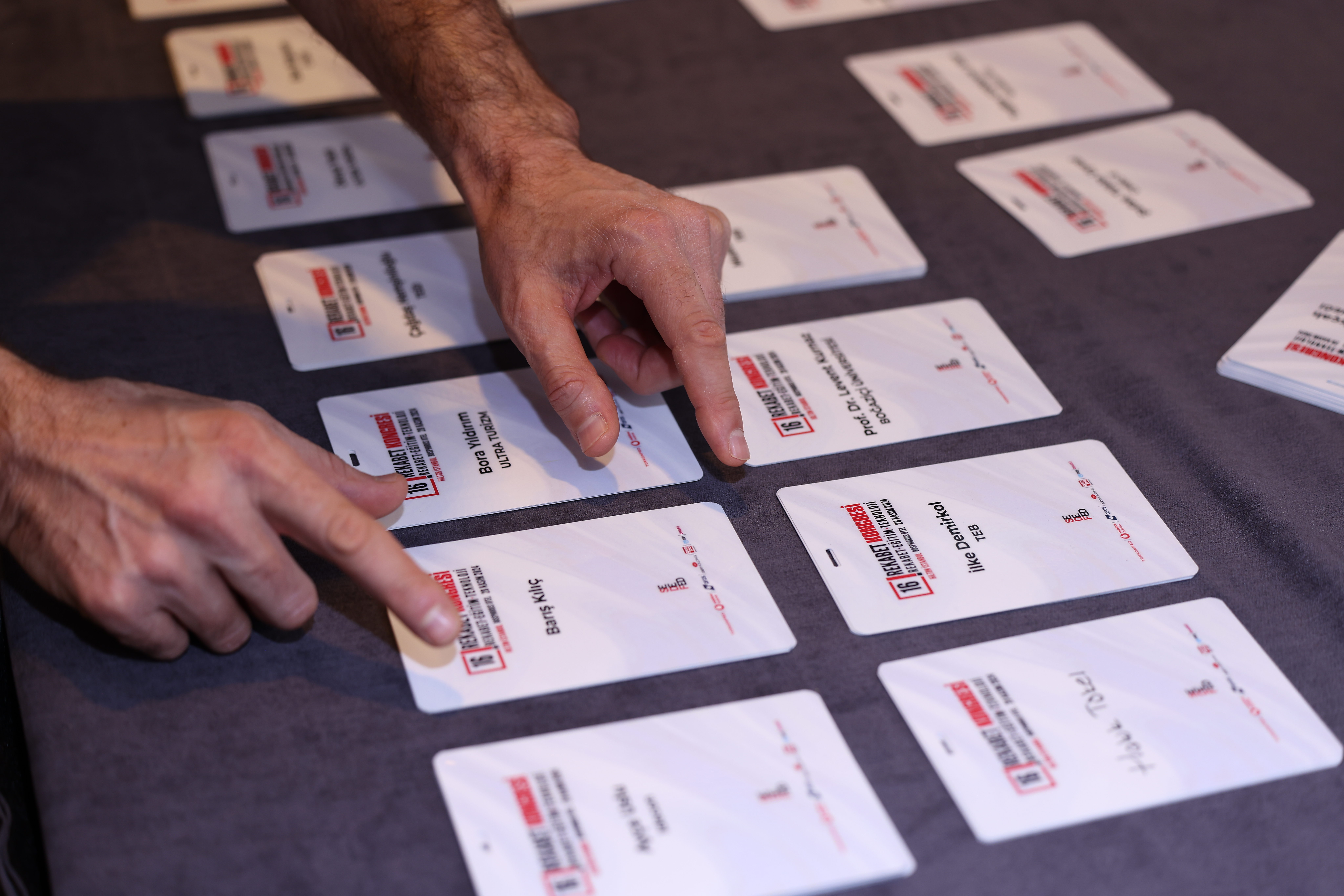 16. Rekabet Kongresi Yaka Kartı Tasarımı